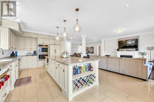 59 Onyx Court, Hamilton, ON - Indoor Photo Showing Kitchen With Upgraded Kitchen