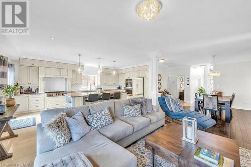 59 Onyx Court, Hamilton, ON - Indoor Photo Showing Living Room