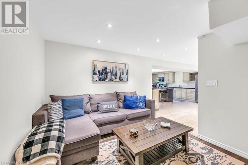 59 Onyx Court, Hamilton, ON - Indoor Photo Showing Living Room