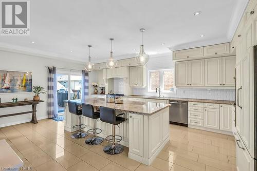 59 Onyx Court, Hamilton, ON - Indoor Photo Showing Kitchen With Upgraded Kitchen