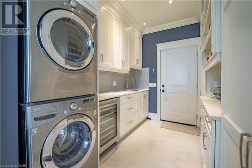 12 Firelane 11A Road, Niagara-On-The-Lake, ON - Indoor Photo Showing Laundry Room