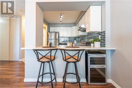 1270 Maple Crossing Boulevard Unit# 1403, Burlington, ON - Indoor Photo Showing Kitchen