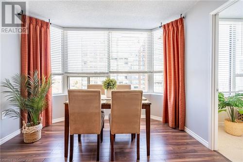 1270 Maple Crossing Boulevard Unit# 1403, Burlington, ON - Indoor Photo Showing Dining Room