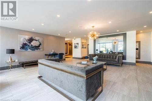 1270 Maple Crossing Boulevard Unit# 1403, Burlington, ON - Indoor Photo Showing Living Room