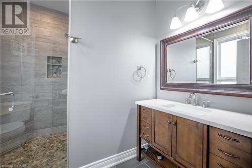 886 Buchner Road, Welland, ON - Indoor Photo Showing Bathroom