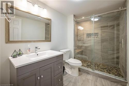 886 Buchner Road, Welland, ON - Indoor Photo Showing Bathroom