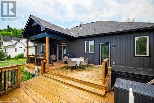 886 Buchner Road, Welland, ON - Outdoor With Deck Patio Veranda With Exterior