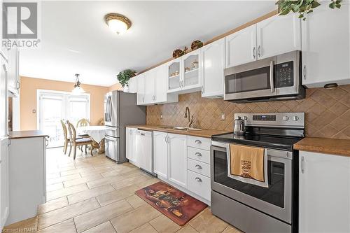 35 Jacqueline Boulevard, Hamilton, ON - Indoor Photo Showing Kitchen