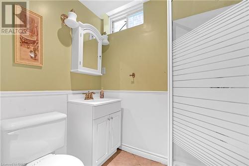 35 Jacqueline Boulevard, Hamilton, ON - Indoor Photo Showing Bathroom