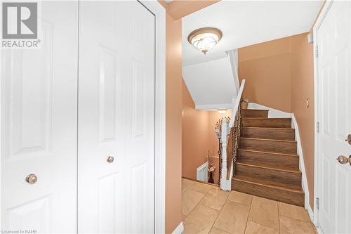 35 Jacqueline Boulevard, Hamilton, ON - Indoor Photo Showing Other Room