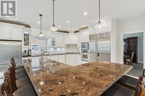 5397 Roanoke Court, Mississauga, ON - Indoor Photo Showing Kitchen With Double Sink With Upgraded Kitchen