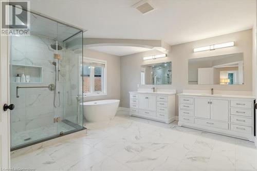 5397 Roanoke Court, Mississauga, ON - Indoor Photo Showing Bathroom