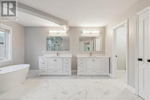 5397 Roanoke Court, Mississauga, ON - Indoor Photo Showing Bathroom