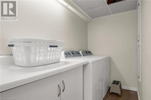 31 Trenholme Crescent, Hamilton, ON - Indoor Photo Showing Laundry Room