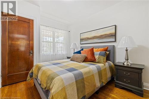 24 Thorndale Street N, Hamilton, ON - Indoor Photo Showing Bedroom