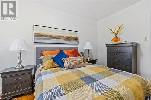 24 Thorndale Street N, Hamilton, ON - Indoor Photo Showing Bedroom