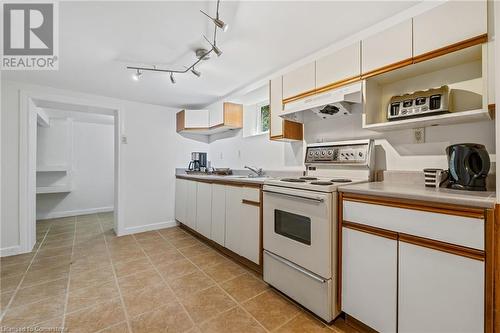 24 Thorndale Street N, Hamilton, ON - Indoor Photo Showing Kitchen