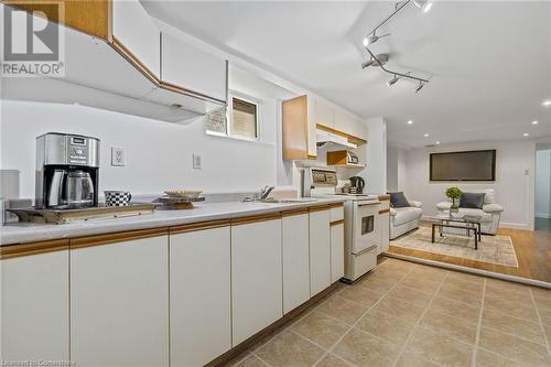 24 Thorndale Street N, Hamilton, ON - Indoor Photo Showing Kitchen