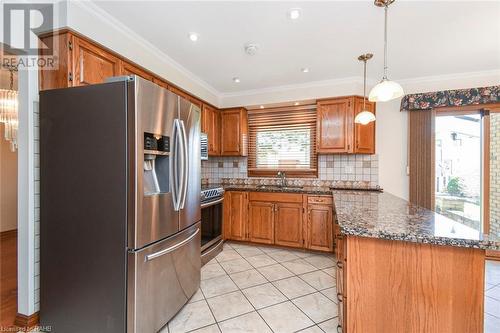 22 Glen Park Court, Hamilton, ON - Indoor Photo Showing Kitchen With Stainless Steel Kitchen