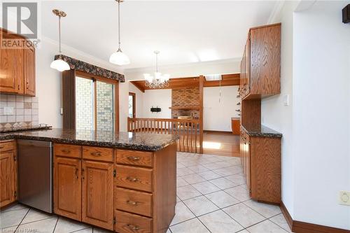 22 Glen Park Court, Hamilton, ON - Indoor Photo Showing Kitchen