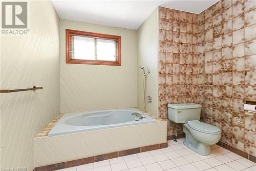 22 Glen Park Court, Hamilton, ON - Indoor Photo Showing Bathroom