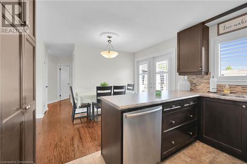 33 Collier Crescent, Hamilton, ON - Indoor Photo Showing Kitchen