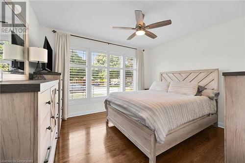 33 Collier Crescent, Hamilton, ON - Indoor Photo Showing Bedroom