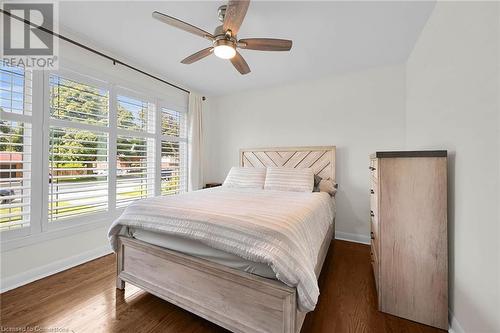 33 Collier Crescent, Hamilton, ON - Indoor Photo Showing Bedroom