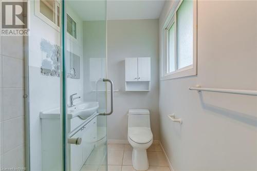 414 Bryant Crescent, Burlington, ON - Indoor Photo Showing Bathroom