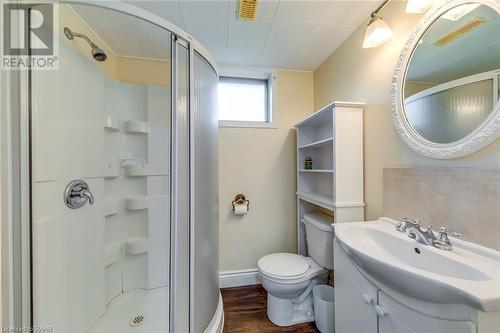 414 Bryant Crescent, Burlington, ON - Indoor Photo Showing Bathroom