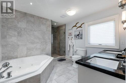 145 Birett Drive, Burlington, ON - Indoor Photo Showing Bathroom