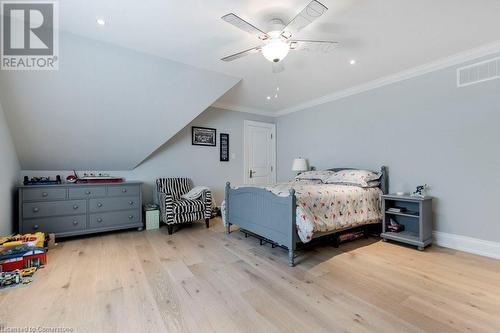 145 Birett Drive, Burlington, ON - Indoor Photo Showing Bedroom