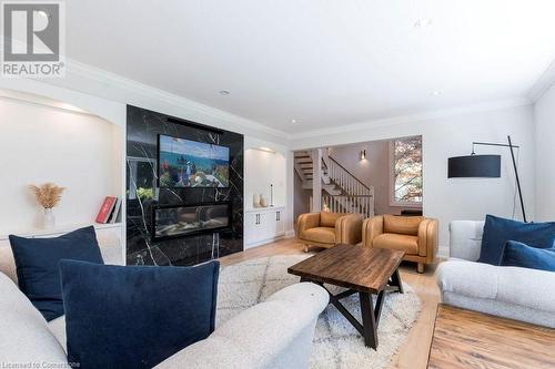 145 Birett Drive, Burlington, ON - Indoor Photo Showing Living Room