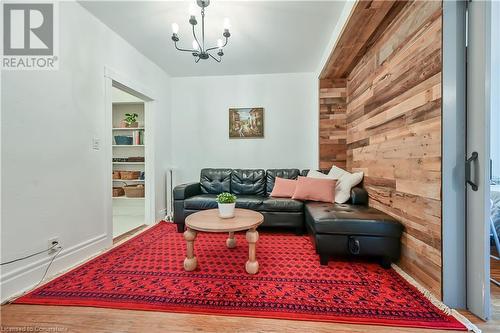 285 King Street W Unit# 8, Hamilton, ON - Indoor Photo Showing Living Room