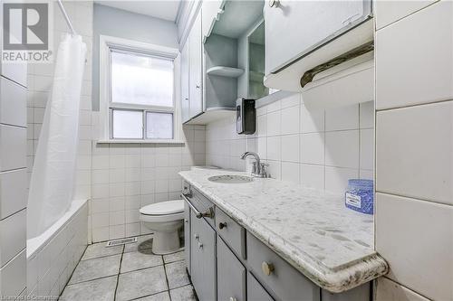 5 Bartlett Street, Niagara Falls, ON - Indoor Photo Showing Bathroom