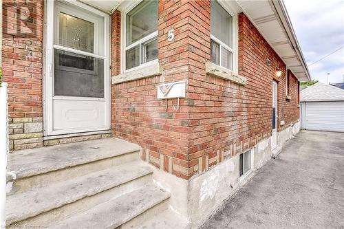 5 Bartlett Street, Niagara Falls, ON - Outdoor