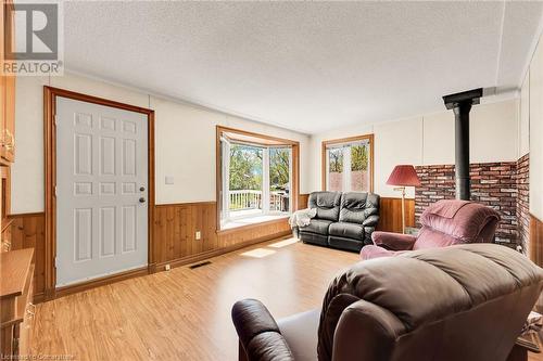 657 Haldimand 17 Road, Haldimand County, ON - Indoor Photo Showing Living Room