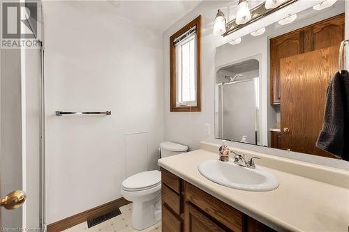 657 Haldimand 17 Road, Haldimand County, ON - Indoor Photo Showing Bathroom