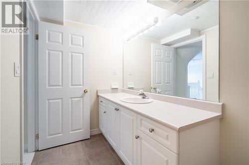 111 Grey Street Unit# 102, Brantford, ON - Indoor Photo Showing Bathroom