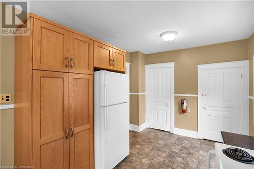 174 Lake Street, St. Catharines, ON - Indoor Photo Showing Kitchen