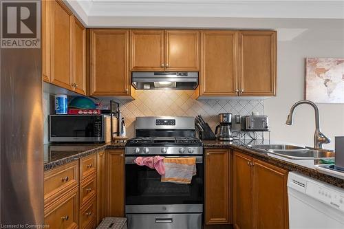 75 Cedarville Drive, Hamilton, ON - Indoor Photo Showing Kitchen With Double Sink