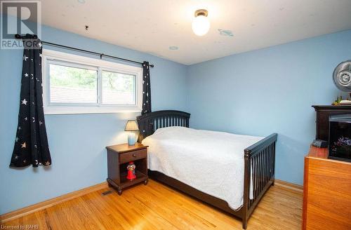 607 7Th Avenue, Hamilton, ON - Indoor Photo Showing Bedroom