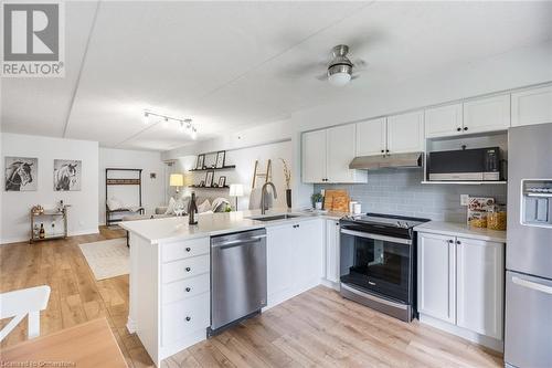 2035 Appleby Line Unit# 105, Burlington, ON - Indoor Photo Showing Kitchen