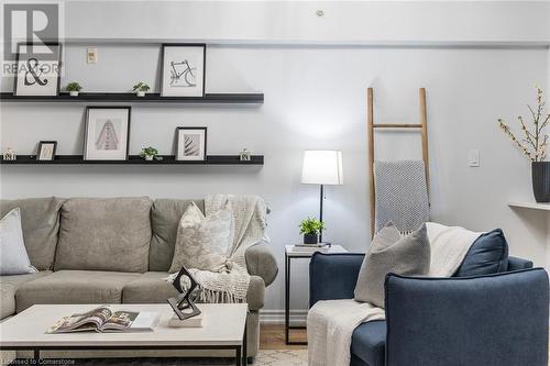 2035 Appleby Line Unit# 105, Burlington, ON - Indoor Photo Showing Living Room