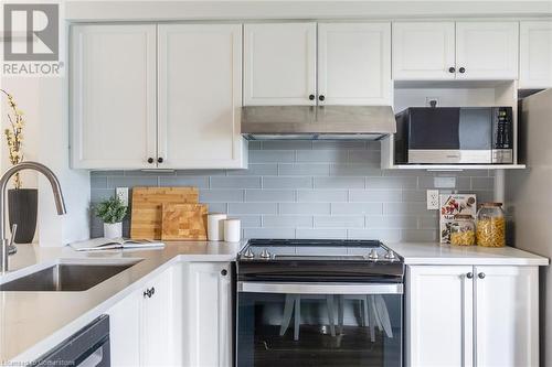 2035 Appleby Line Unit# 105, Burlington, ON - Indoor Photo Showing Kitchen