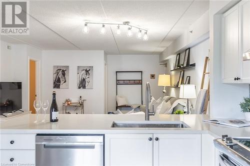 2035 Appleby Line Unit# 105, Burlington, ON - Indoor Photo Showing Kitchen