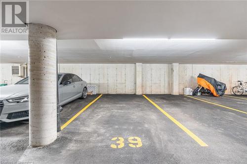 2035 Appleby Line Unit# 105, Burlington, ON - Indoor Photo Showing Garage