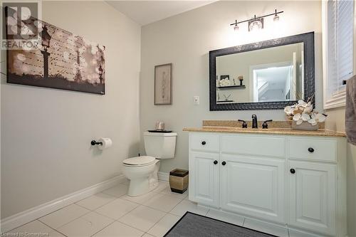 7789 Alpine Drive, Niagara Falls, ON - Indoor Photo Showing Bathroom