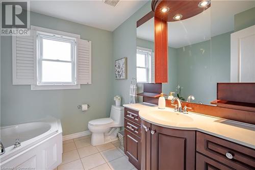 7789 Alpine Drive, Niagara Falls, ON - Indoor Photo Showing Bathroom