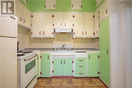 321 Main Street W, Hamilton, ON - Indoor Photo Showing Kitchen With Double Sink